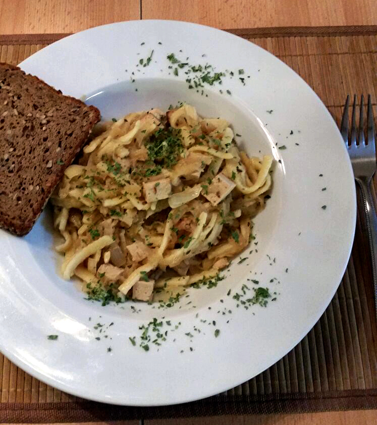 Käsespätzle mit Suaerkraut und Tofu