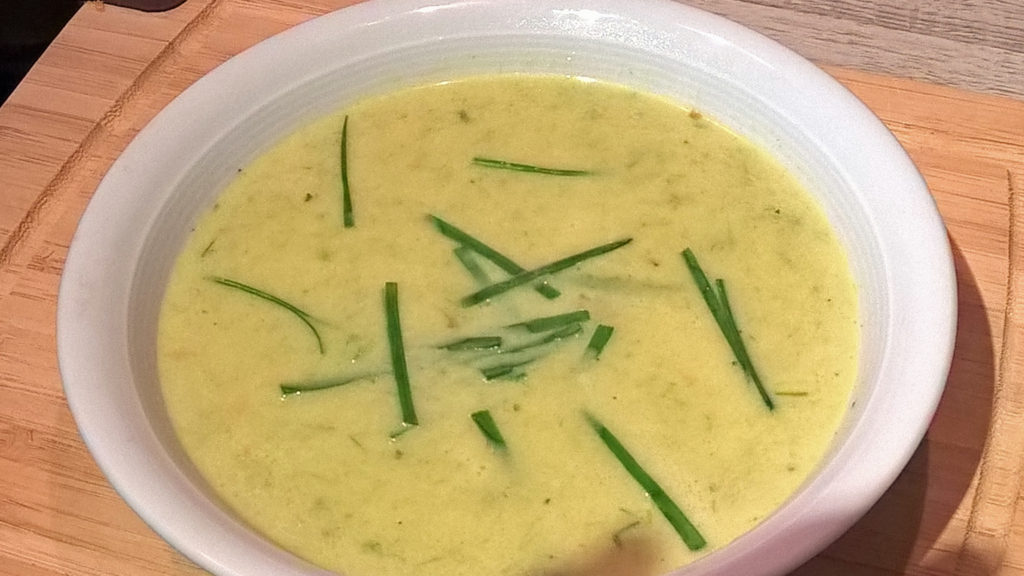 Bild: Ein Teller Kartoffelsuppe